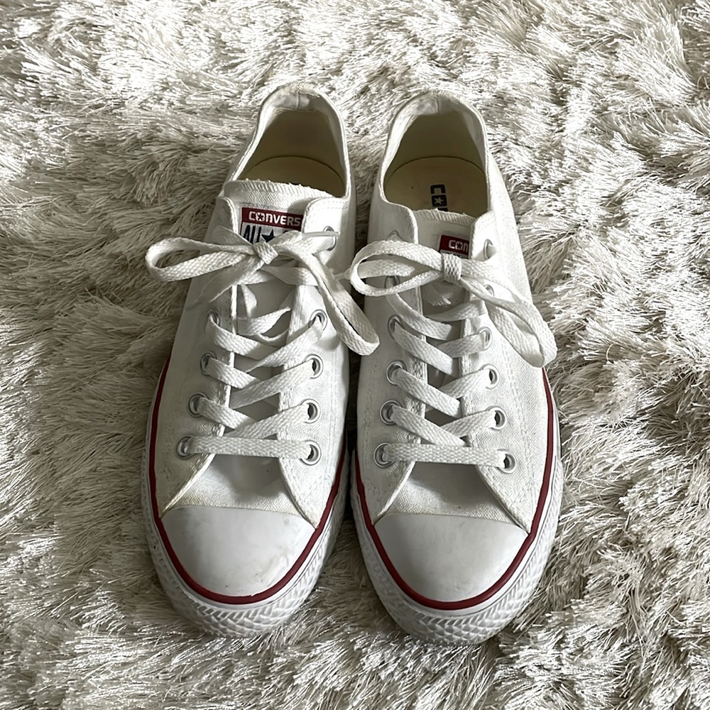 Unisex Converse All-Stars Low Tops White, Red, Blue Size 8